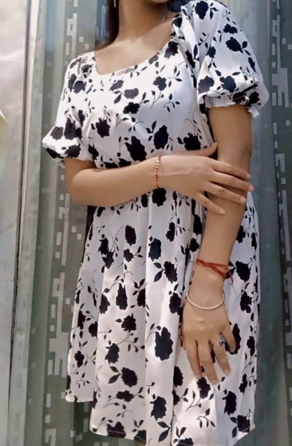 Women's Cotton New Stylish Top - Image 2